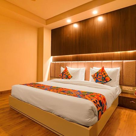 Fabhotel Prime Shanit Delhi  Bagian luar foto