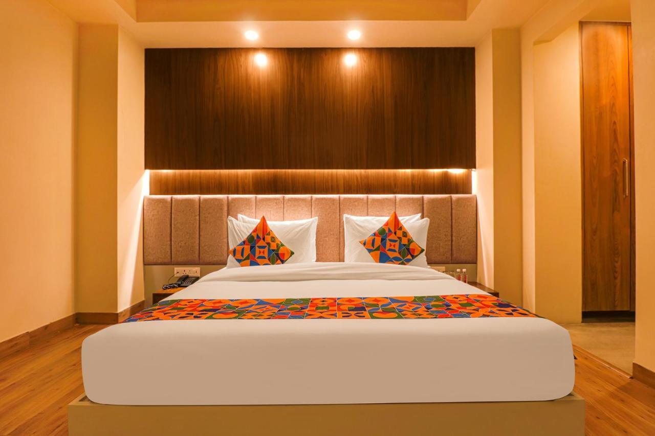 Fabhotel Prime Shanit Delhi  Bagian luar foto