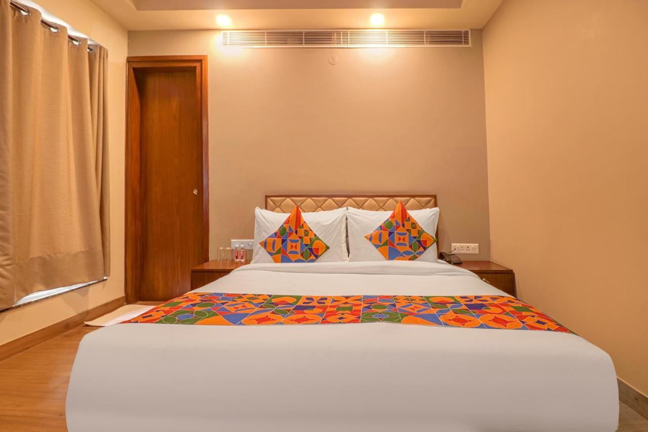 Fabhotel Prime Shanit Delhi  Bagian luar foto