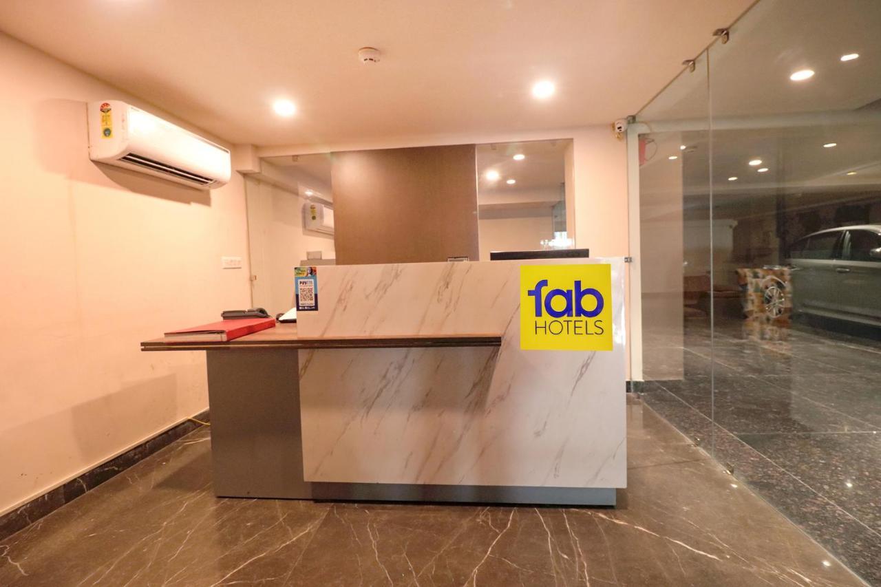 Fabhotel Prime Shanit Delhi  Bagian luar foto